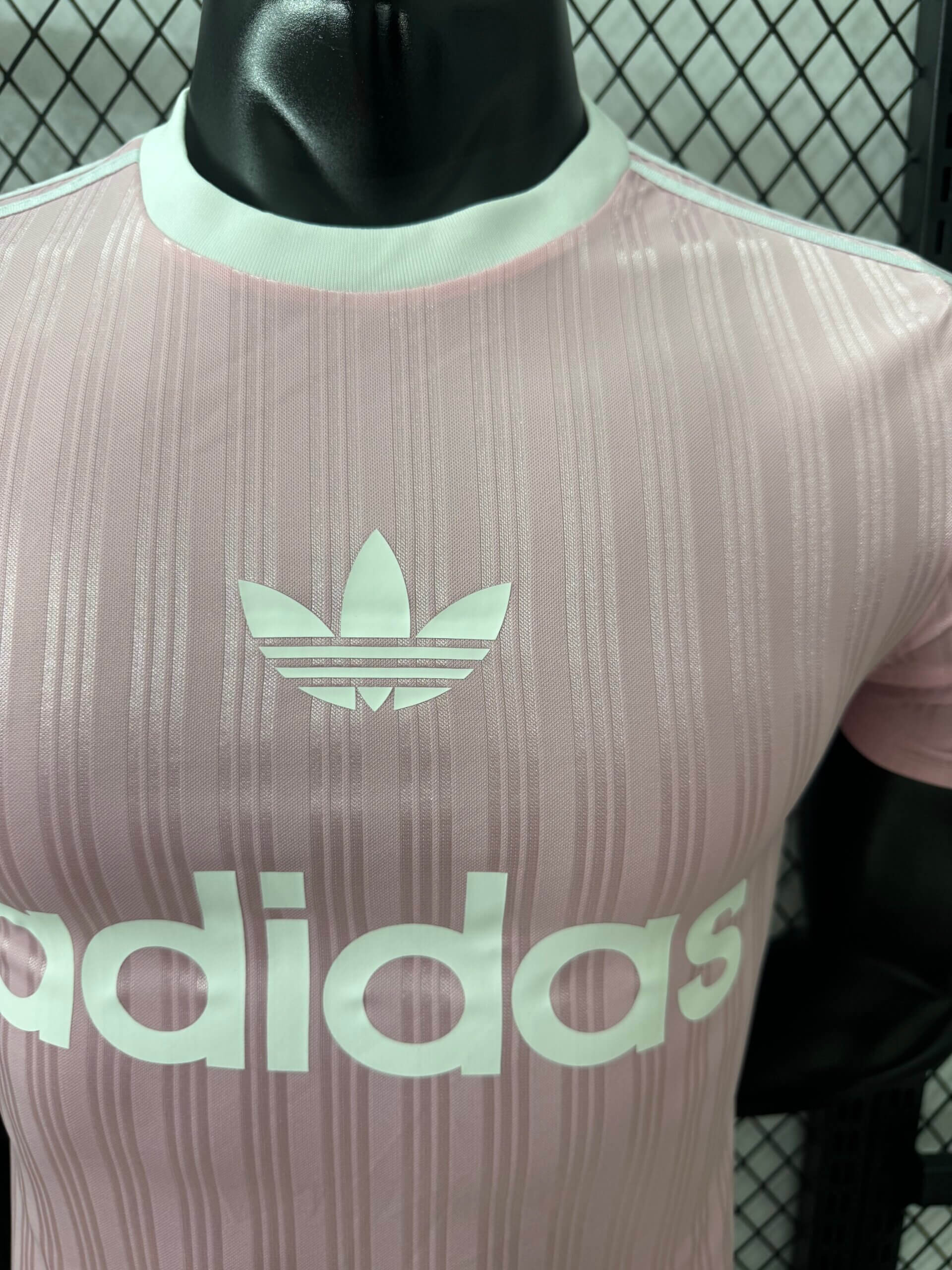 Camiseta casual Adidas crema - Image 4