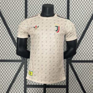 Camiseta Juventus co-branded 24/25