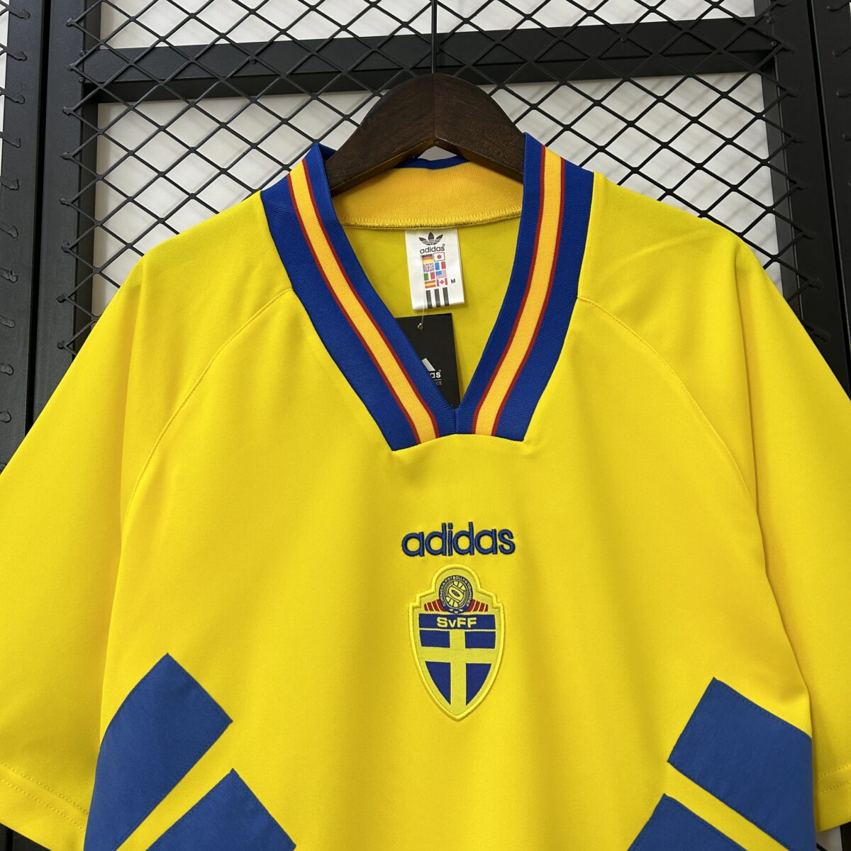 Camiseta Retro Suecia 1994 - Image 2
